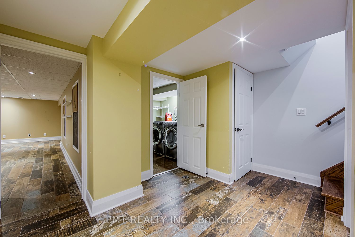 74 Millbrook Cres