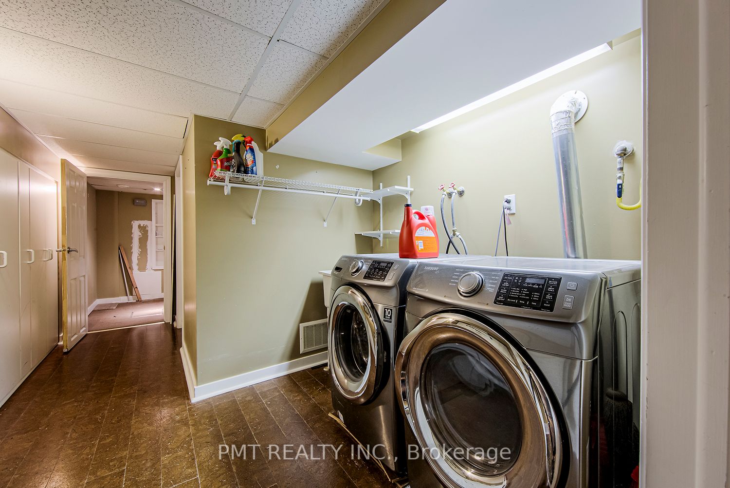 74 Millbrook Cres