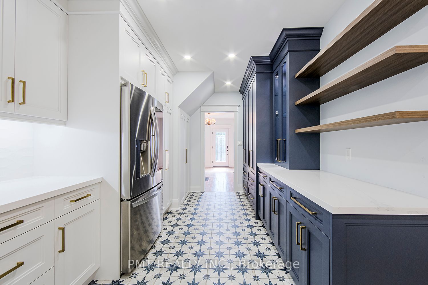 74 Millbrook Cres