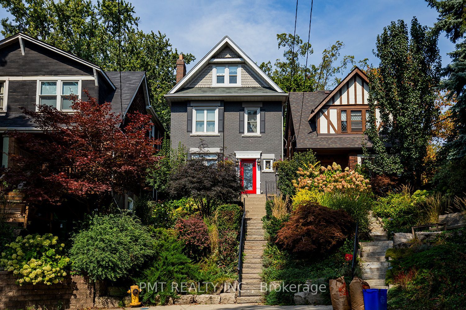 74 Millbrook Cres