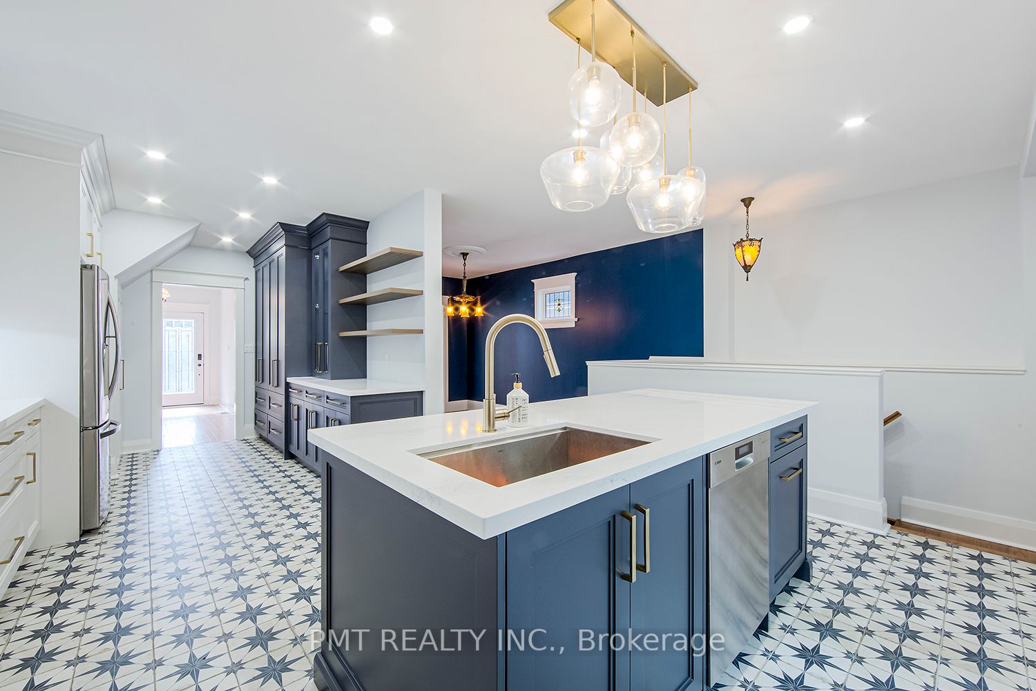 74 Millbrook Cres
