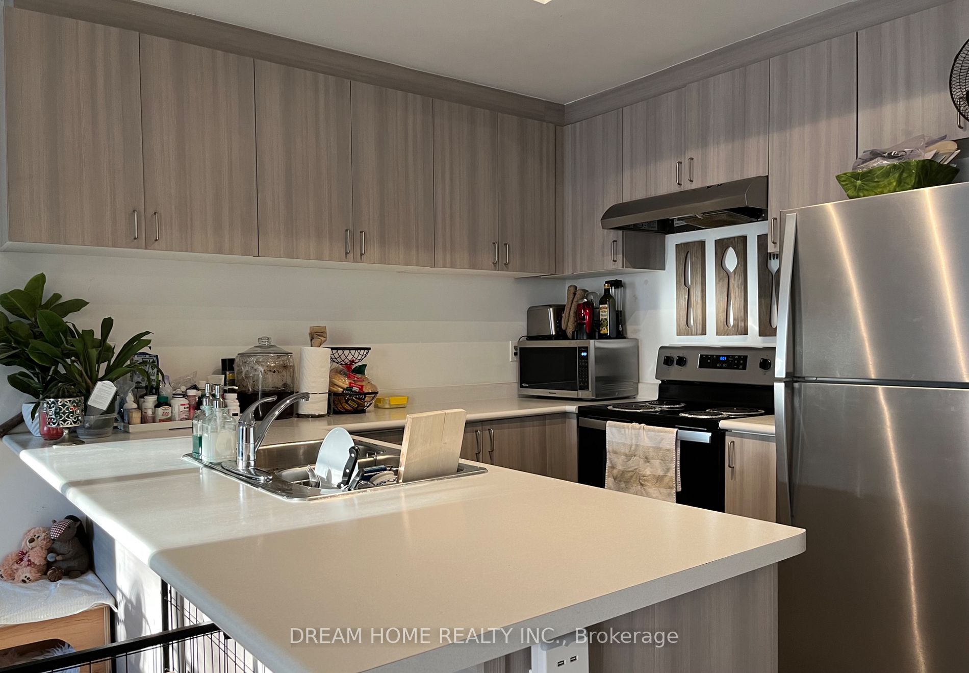 3 Falaise Rd, #B2
