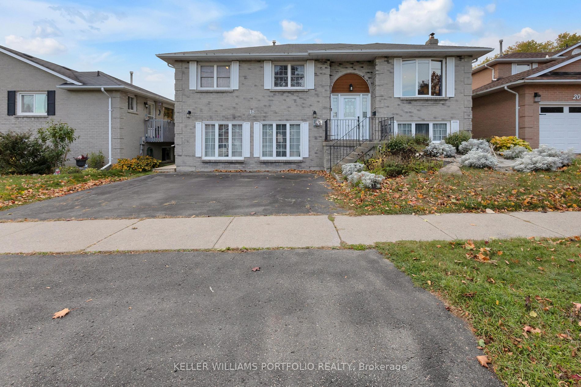 18 Centerfield Dr, #2
