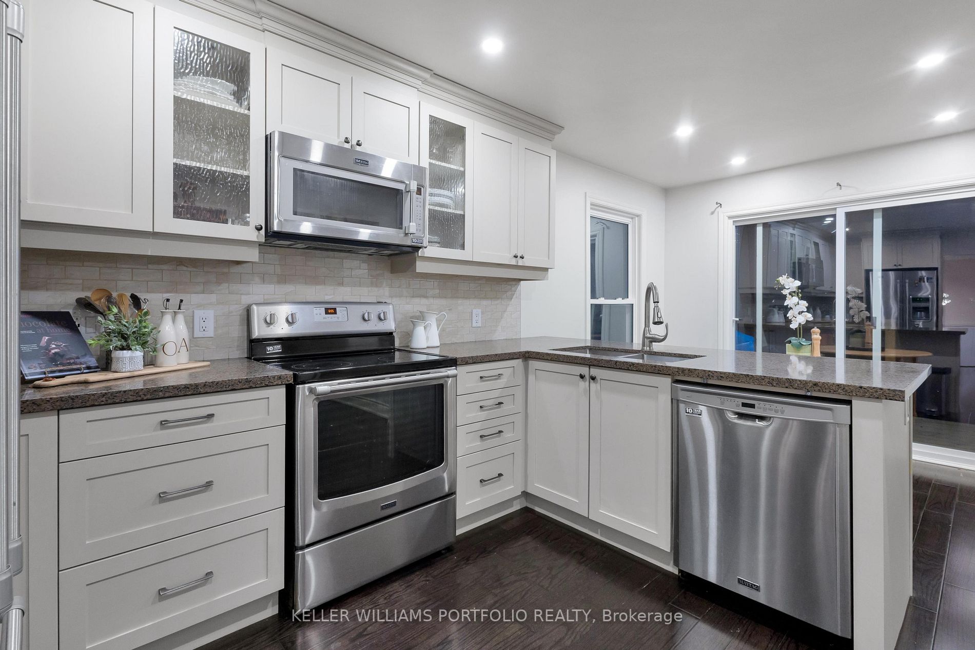 18 Centerfield Dr, #2