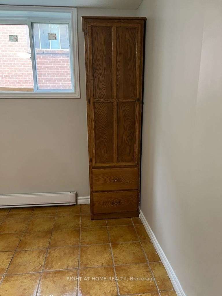 328 Malaga Rd