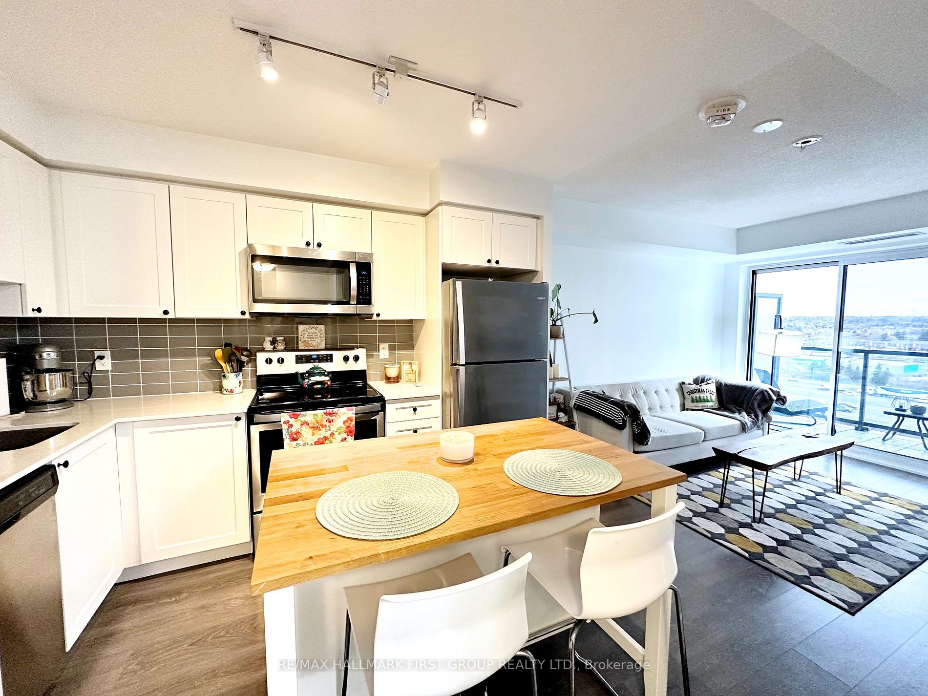 1255 Bayly St, #1001