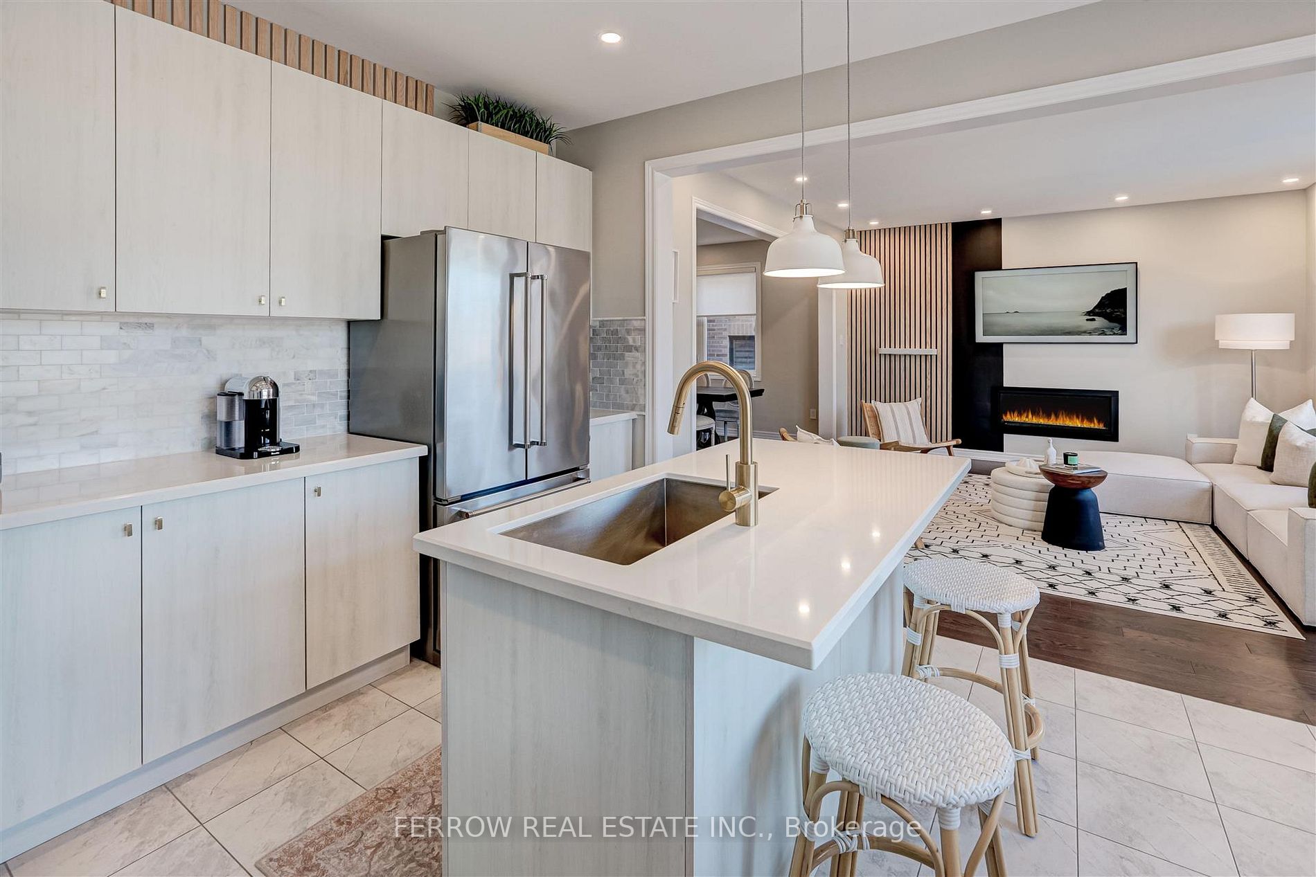 1226 Cactus Cres