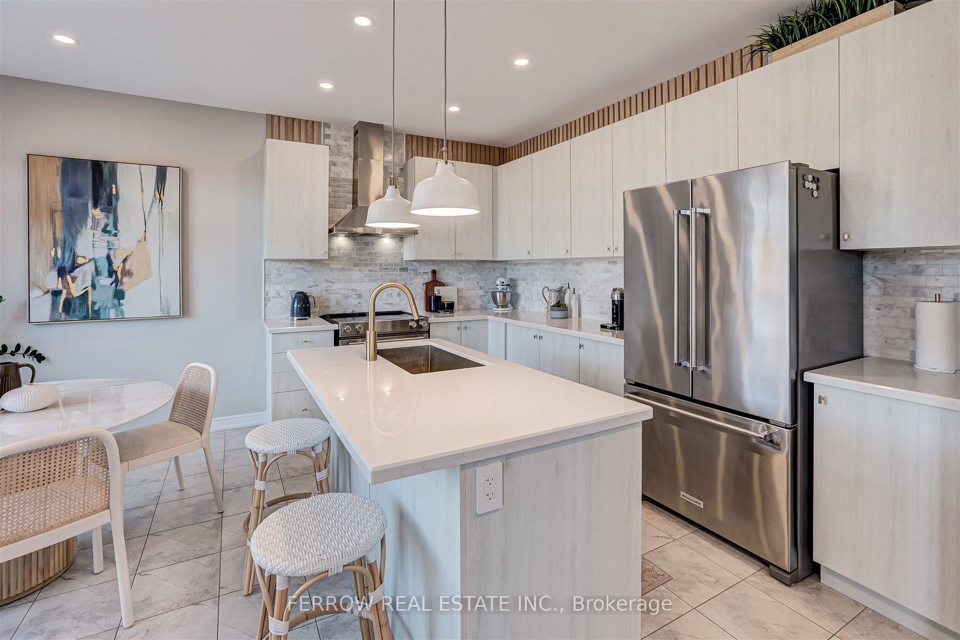 1226 Cactus Cres