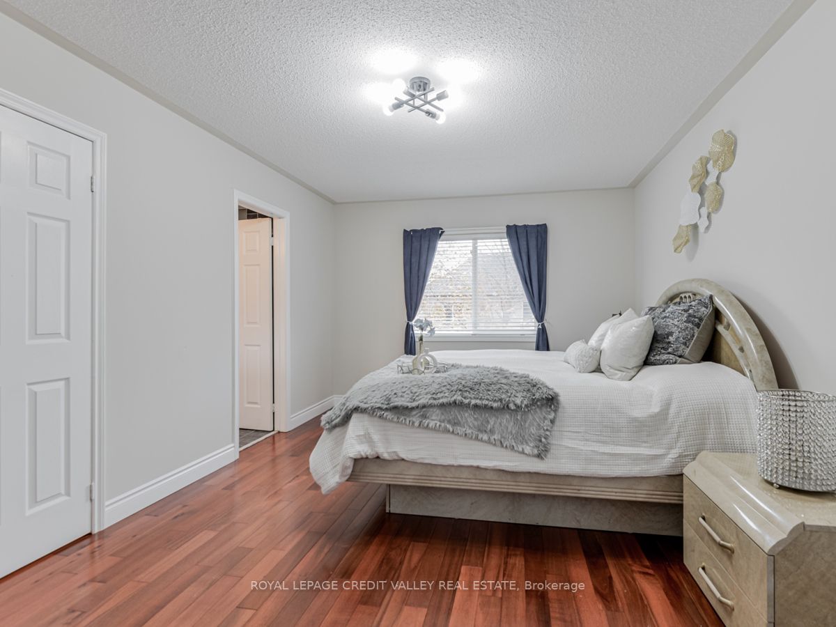 43 Hopkinson Cres