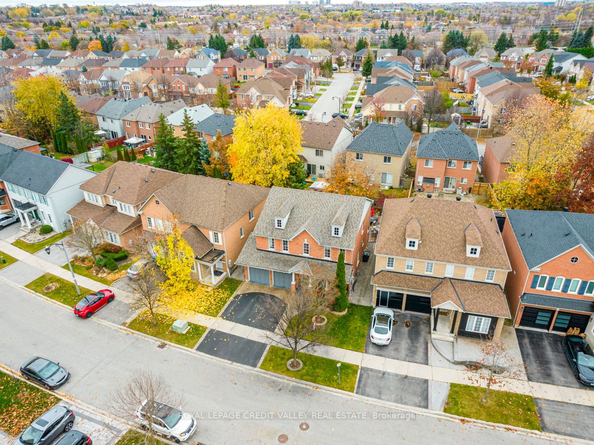 43 Hopkinson Cres