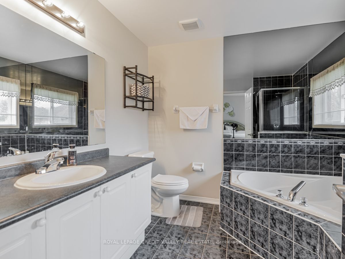 43 Hopkinson Cres