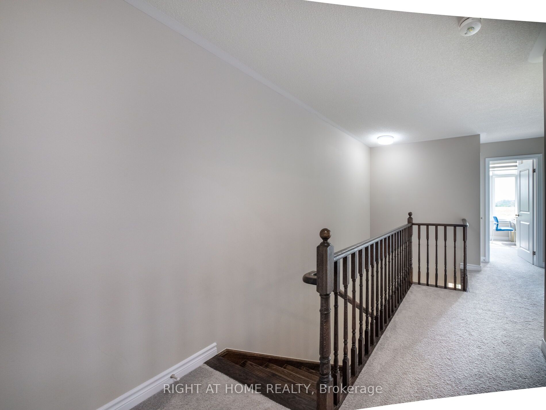 90 Leney St