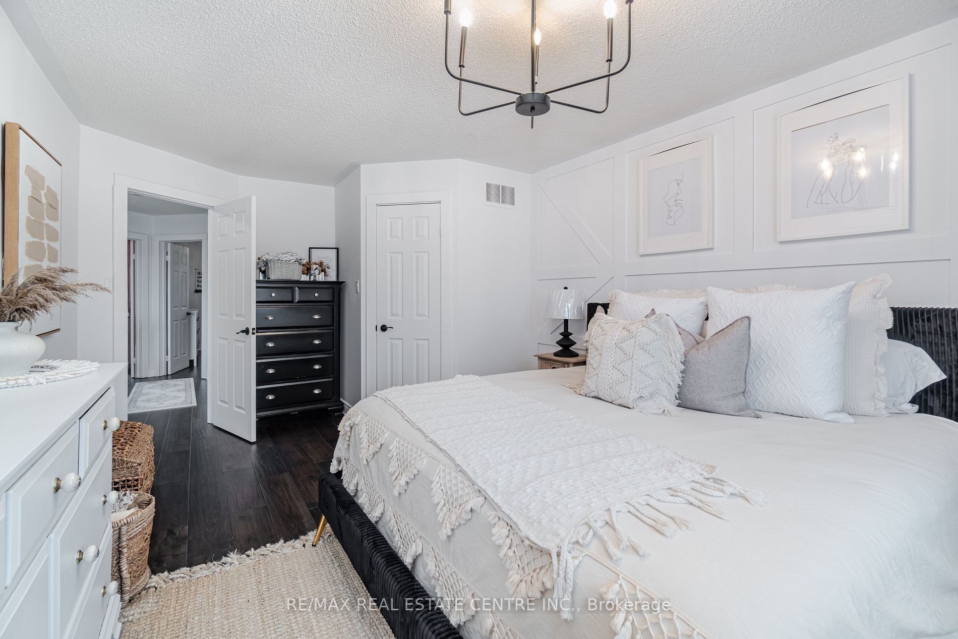 77 Lownie Crt