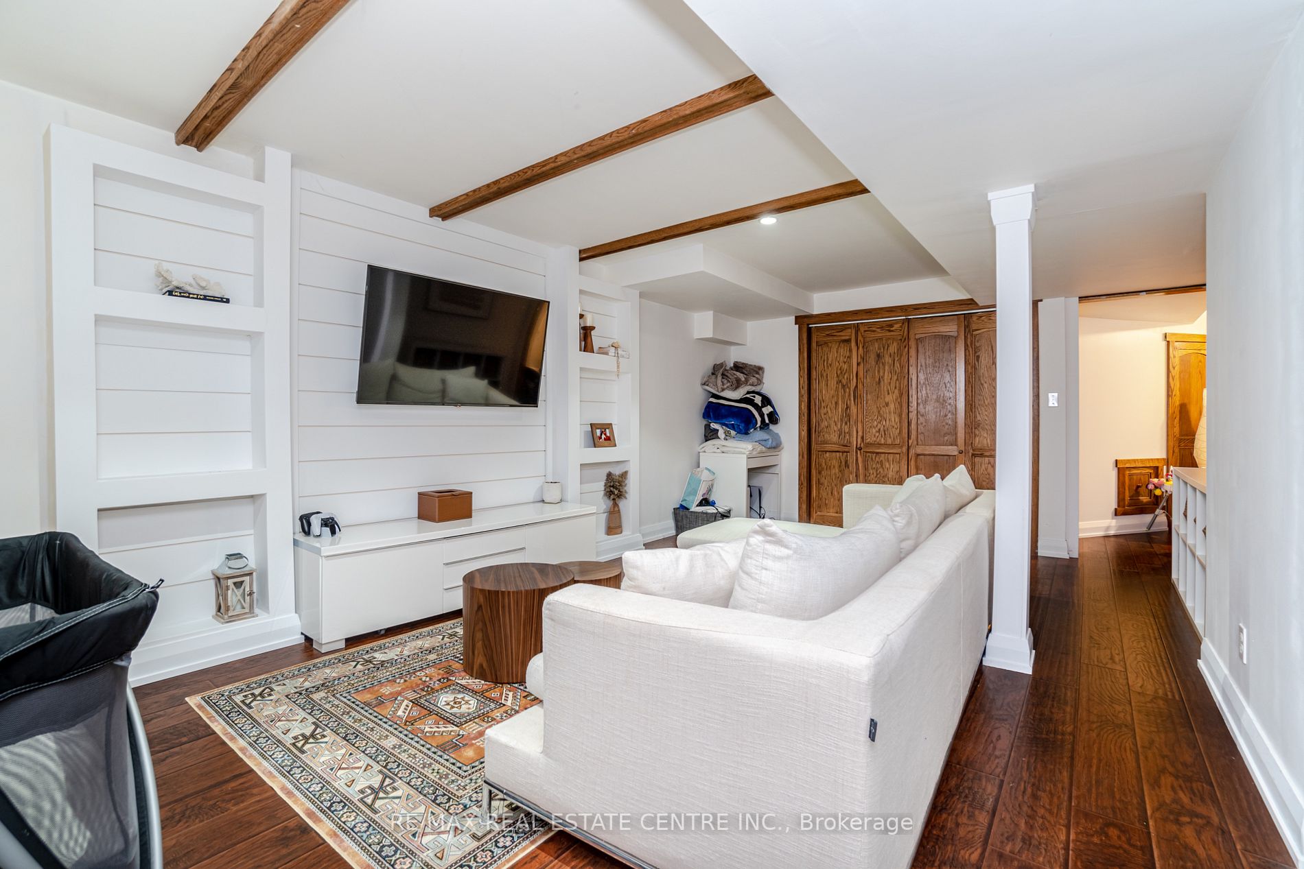 77 Lownie Crt