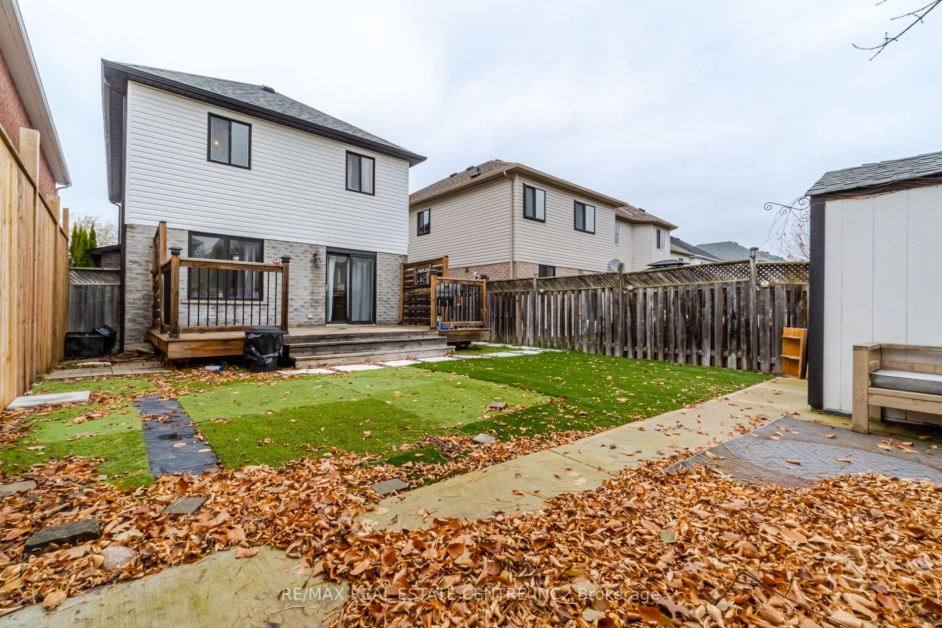 77 Lownie Crt