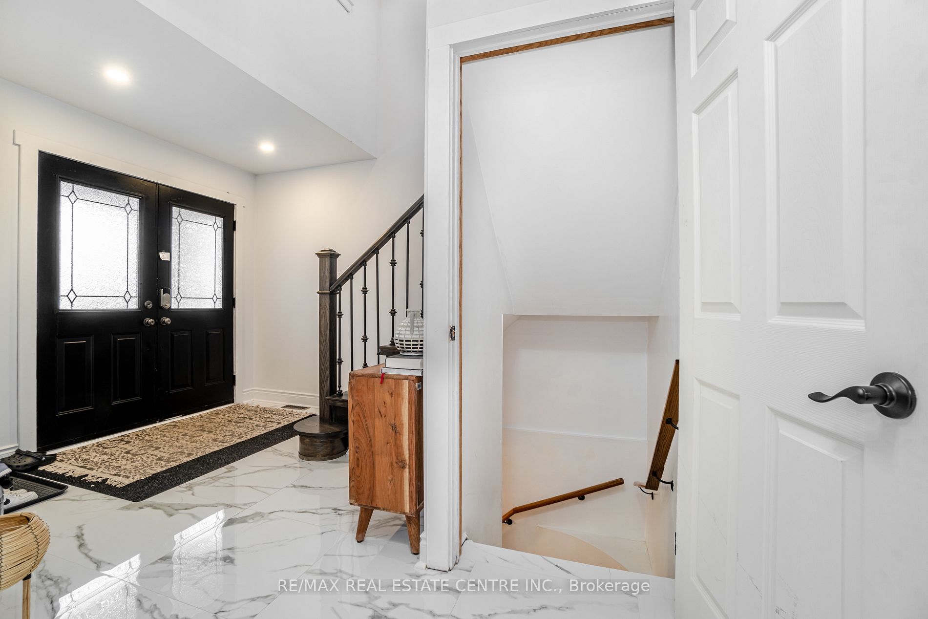 77 Lownie Crt