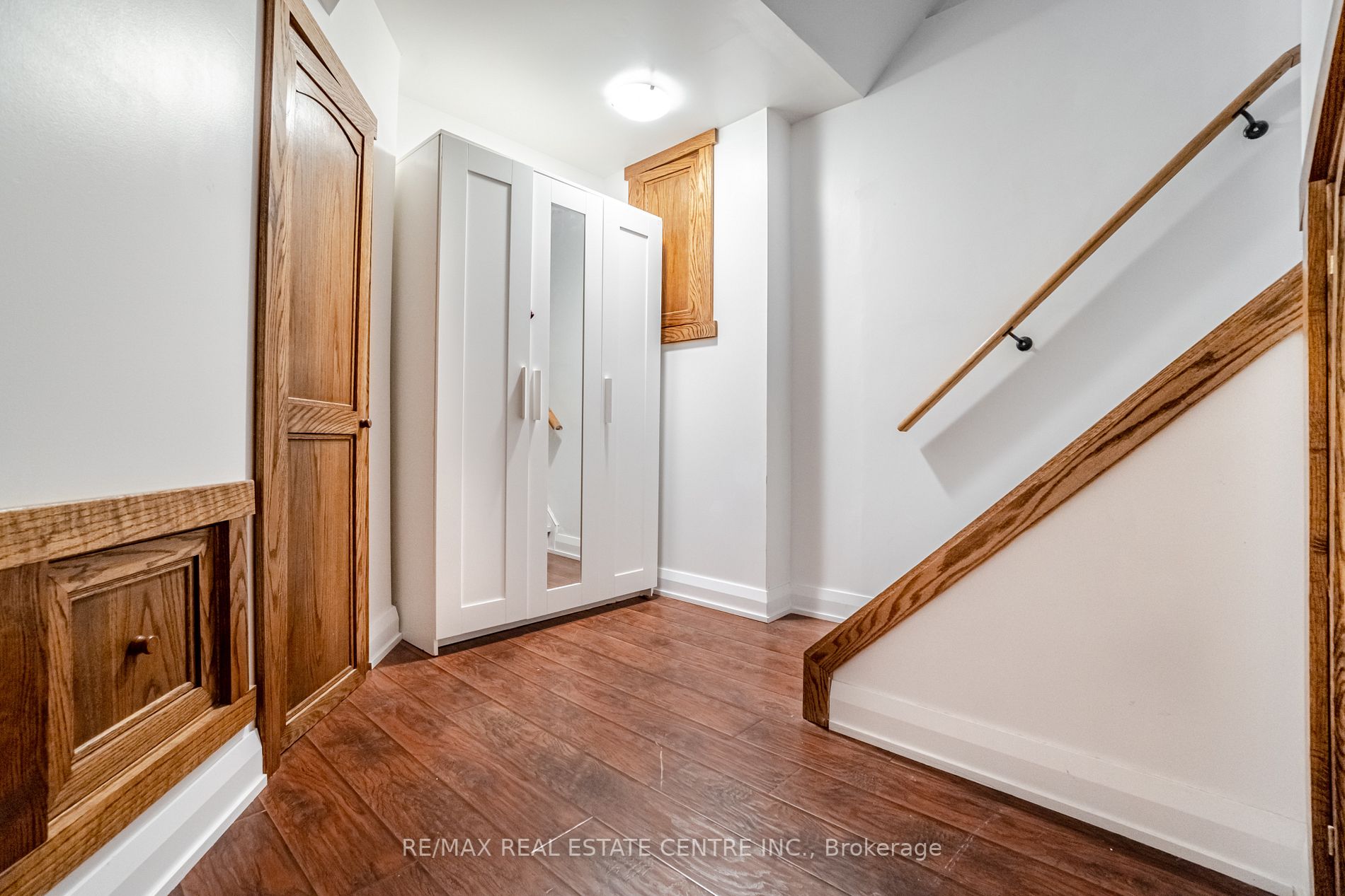 77 Lownie Crt