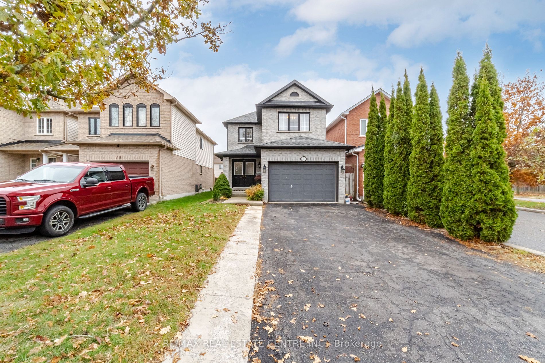 77 Lownie Crt