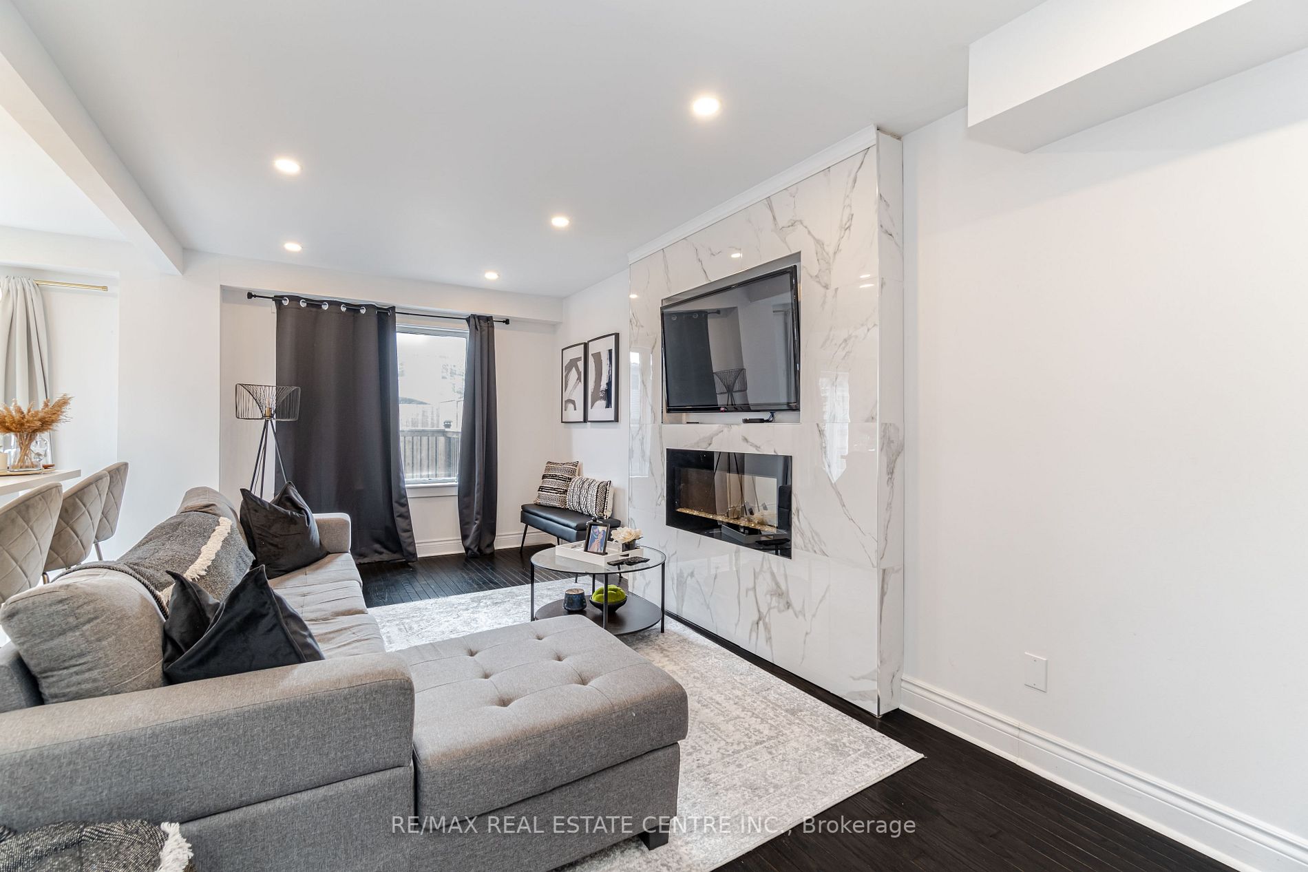 77 Lownie Crt