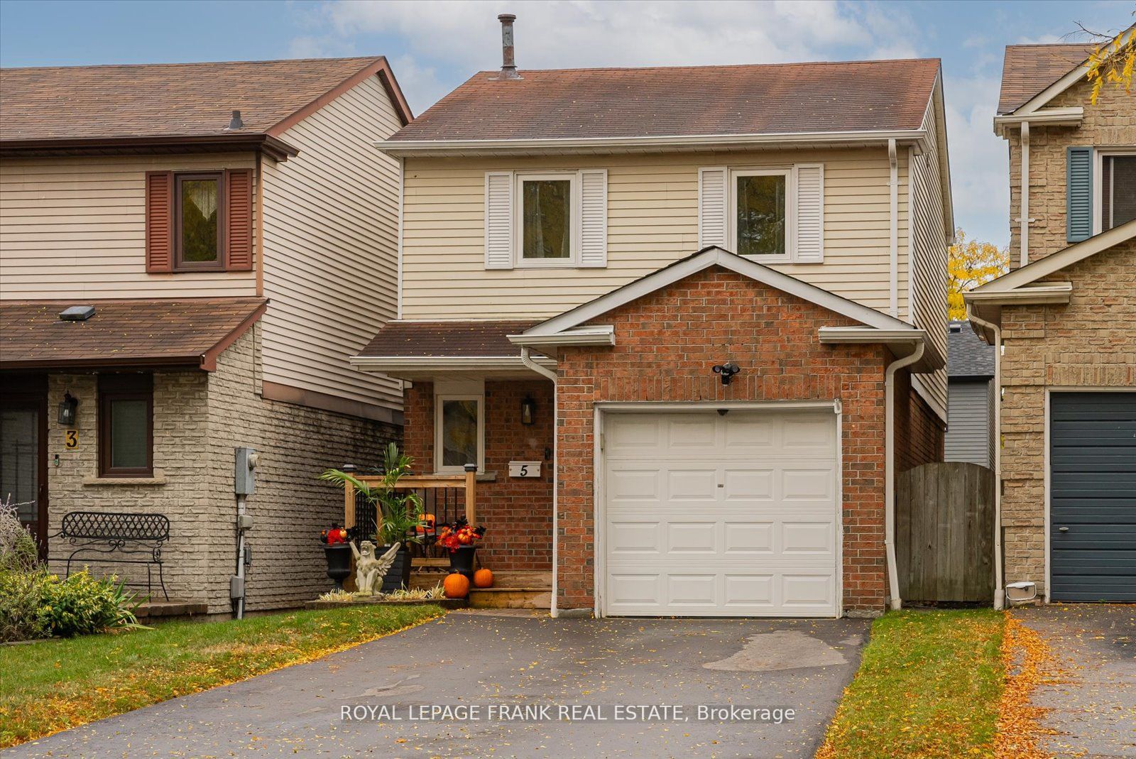 5 Greenfield Cres