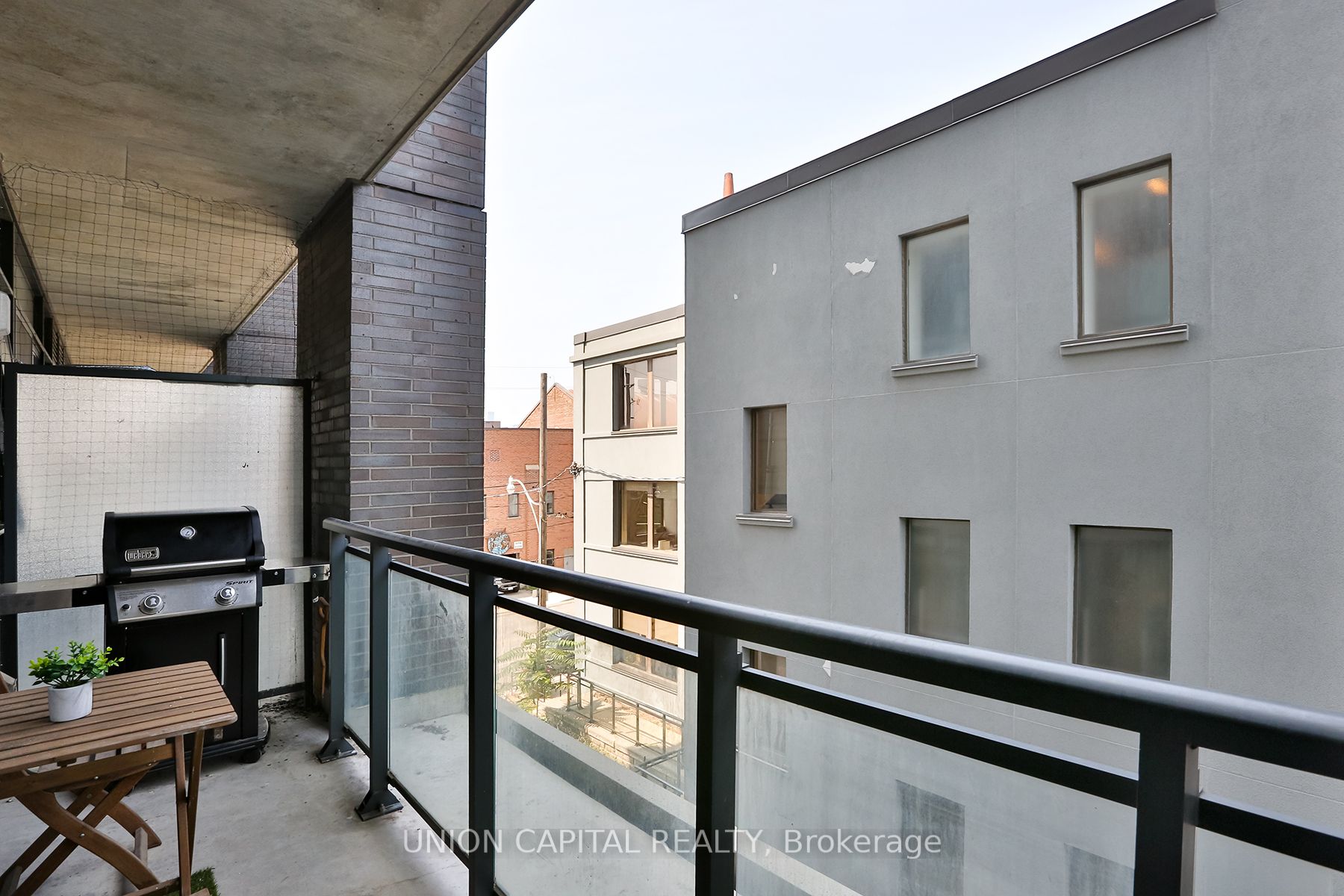 1190 Dundas St E, #324