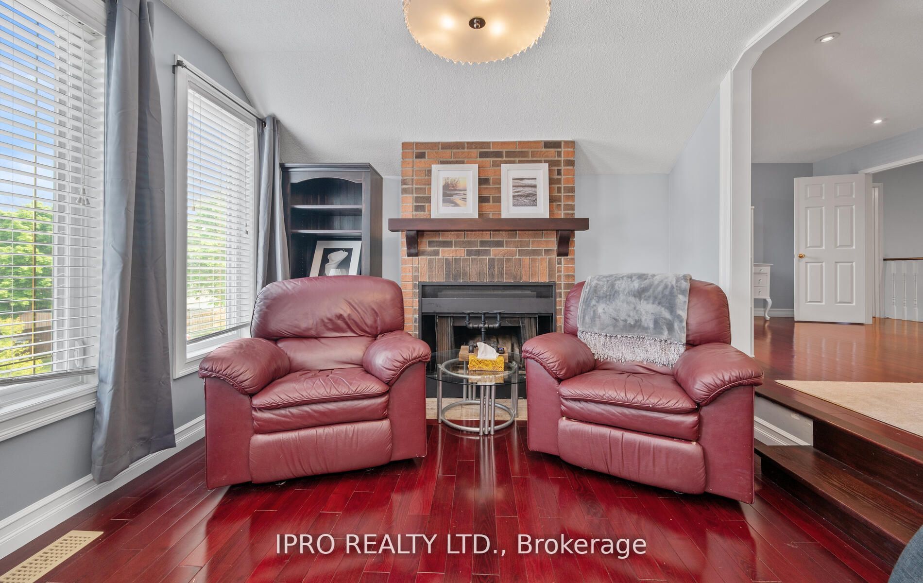 10 Mayflower Street