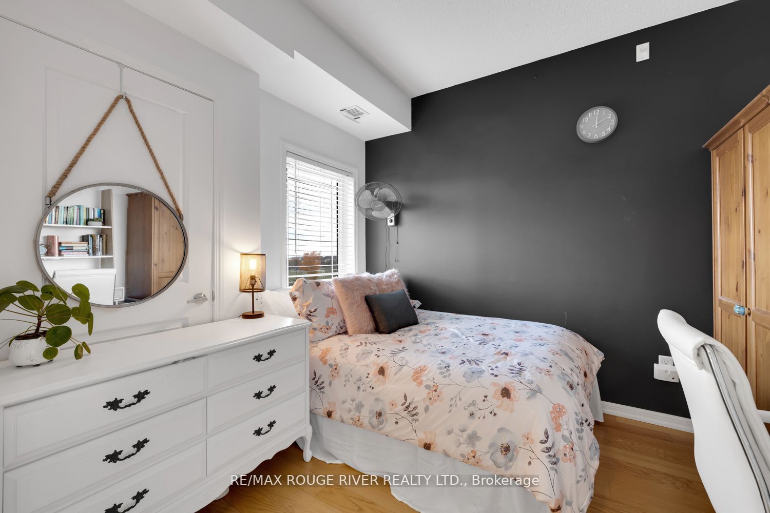 1 Sidney Lane, #203