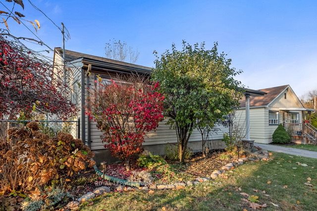 308 Chestnut St W