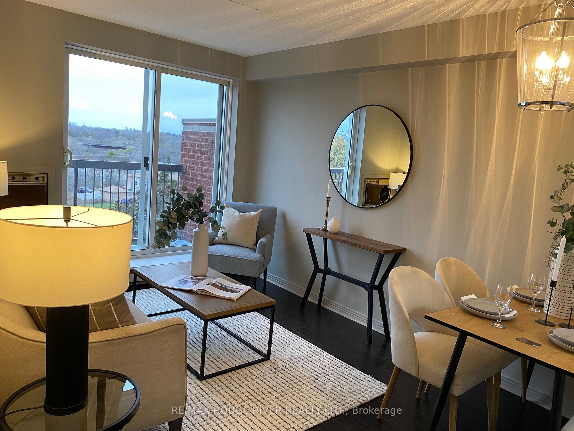 144 Queen St, #503