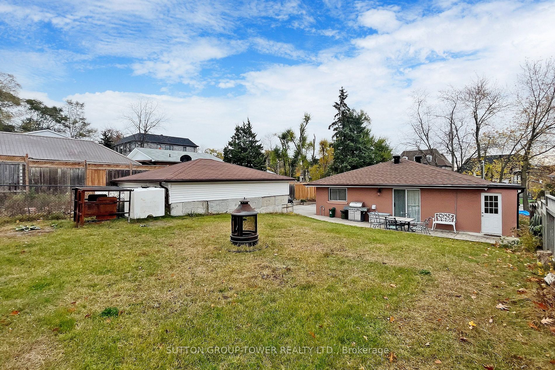 422 Sheppard Ave, #Upper