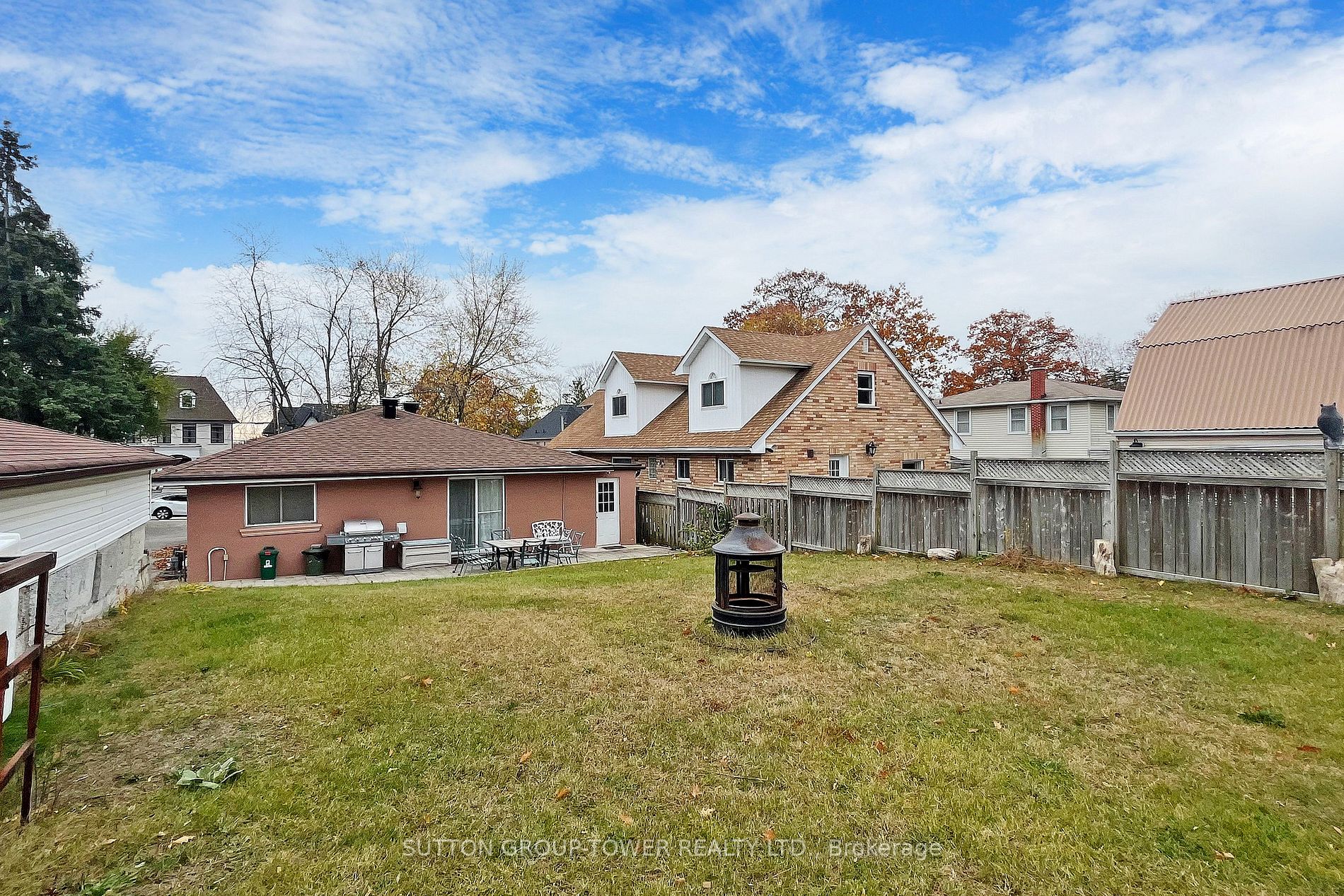 422 Sheppard Ave, #Upper