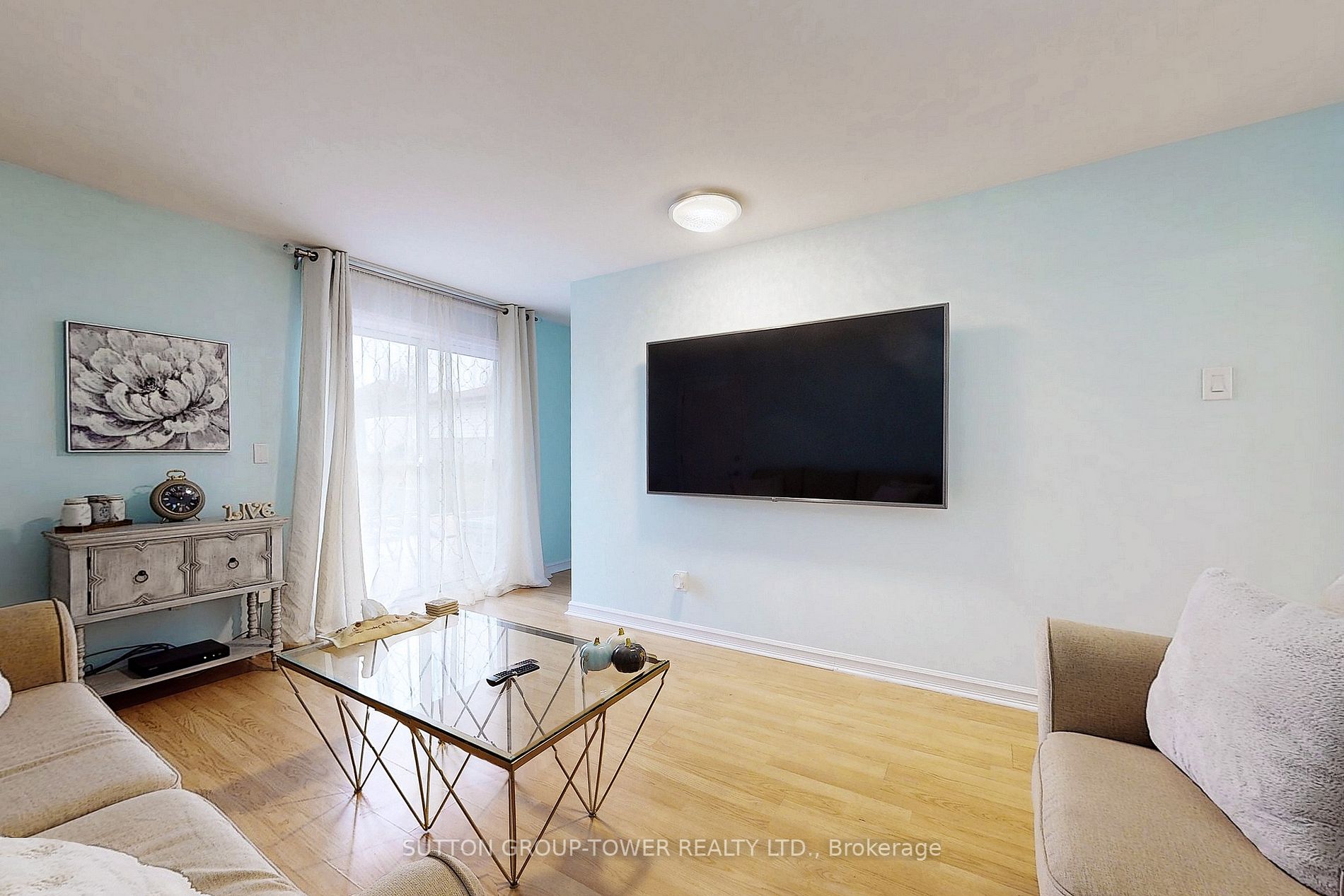 422 Sheppard Ave, #Upper