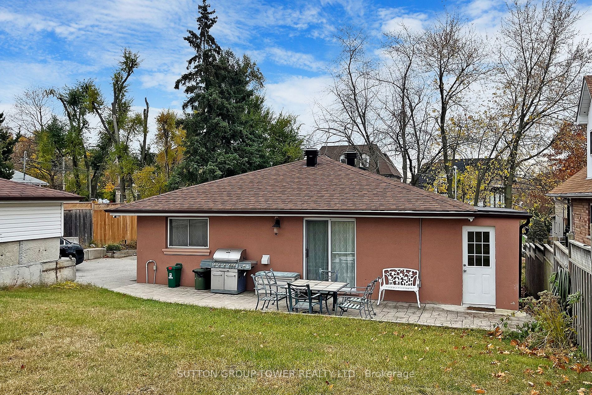 422 Sheppard Ave, #Upper