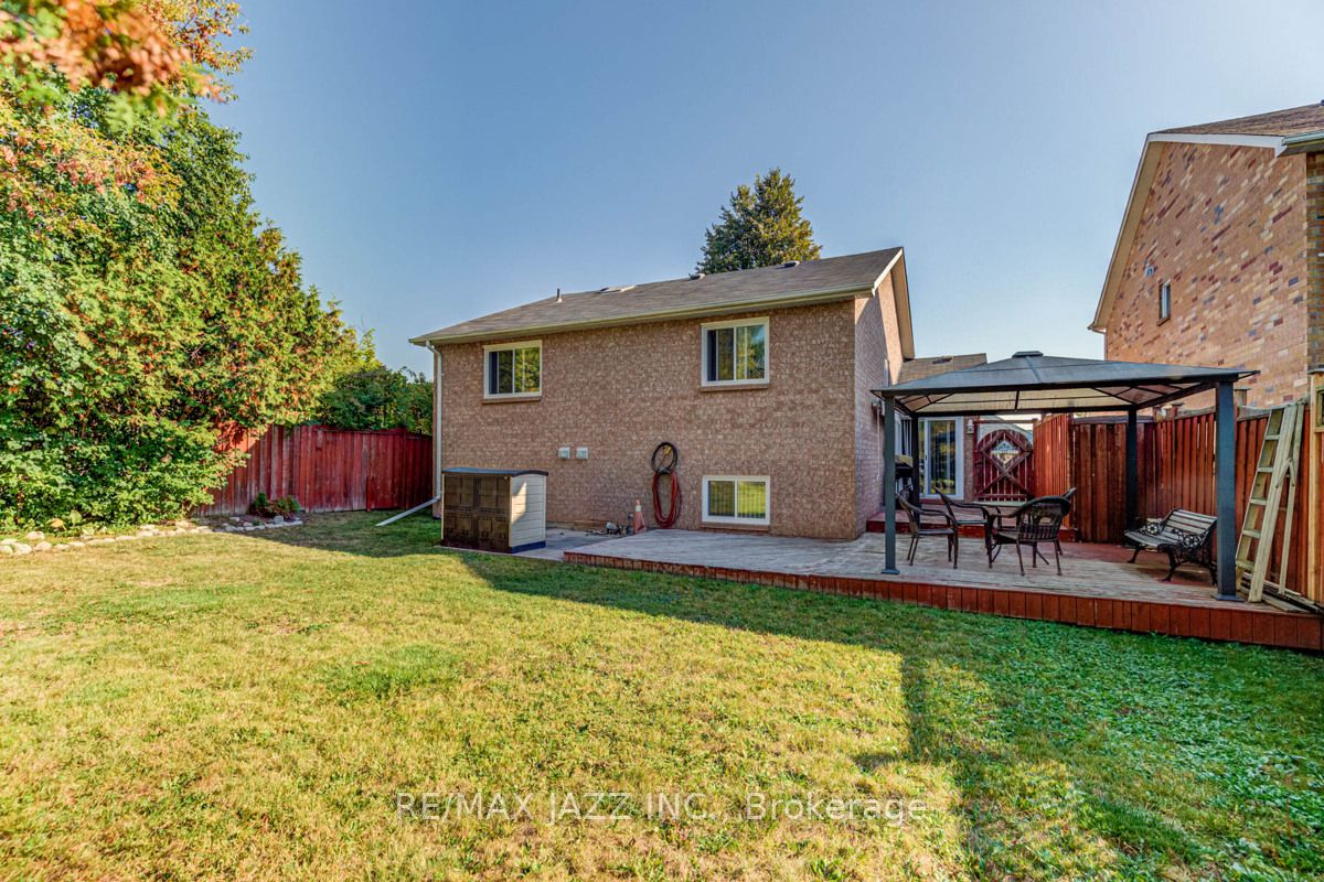 86 Rhonda Blvd