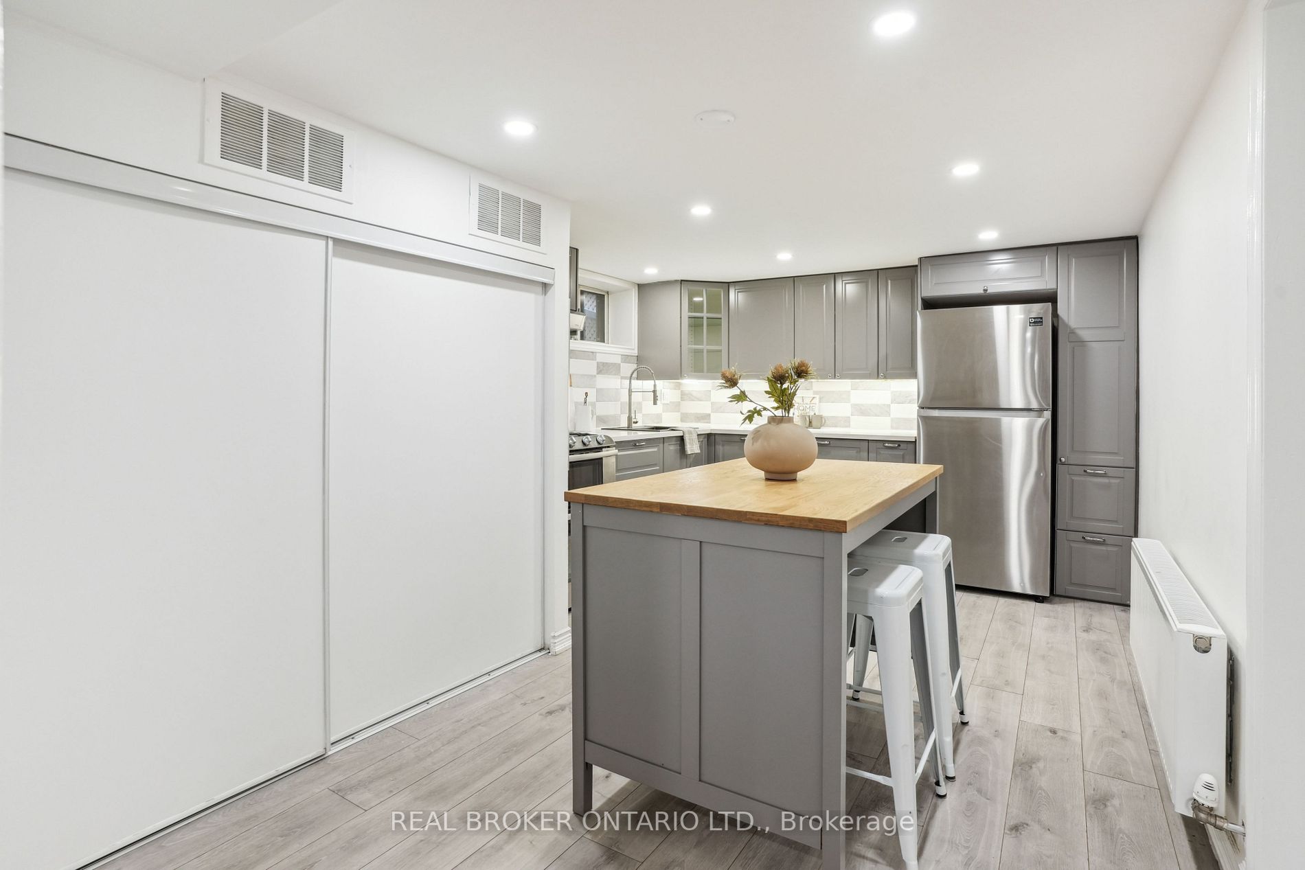 75 Rivercourt Blvd