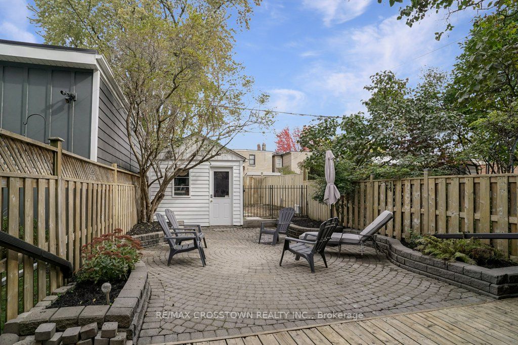 327 Willow Ave