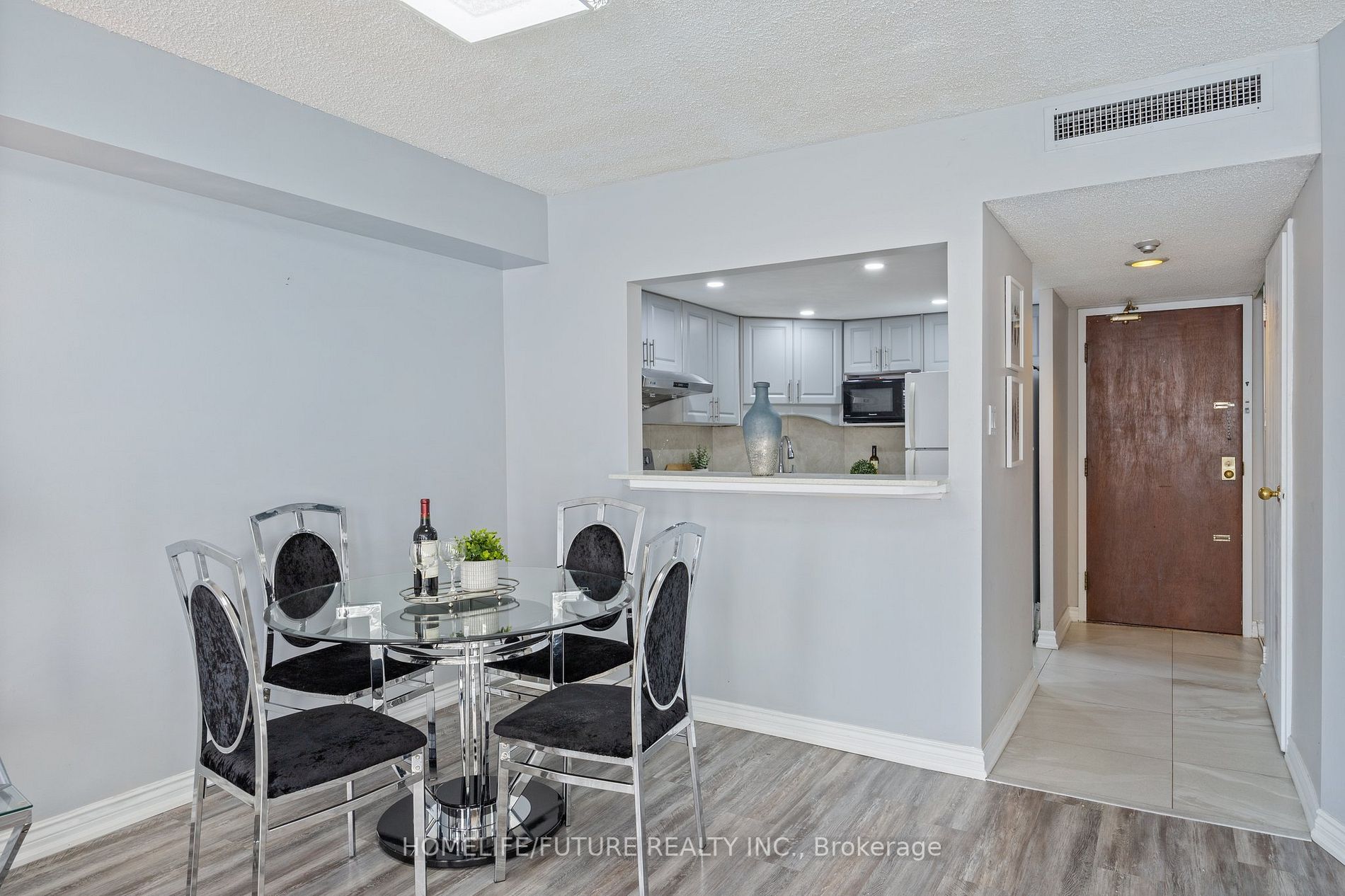 150 Alton Towers Circle, #201