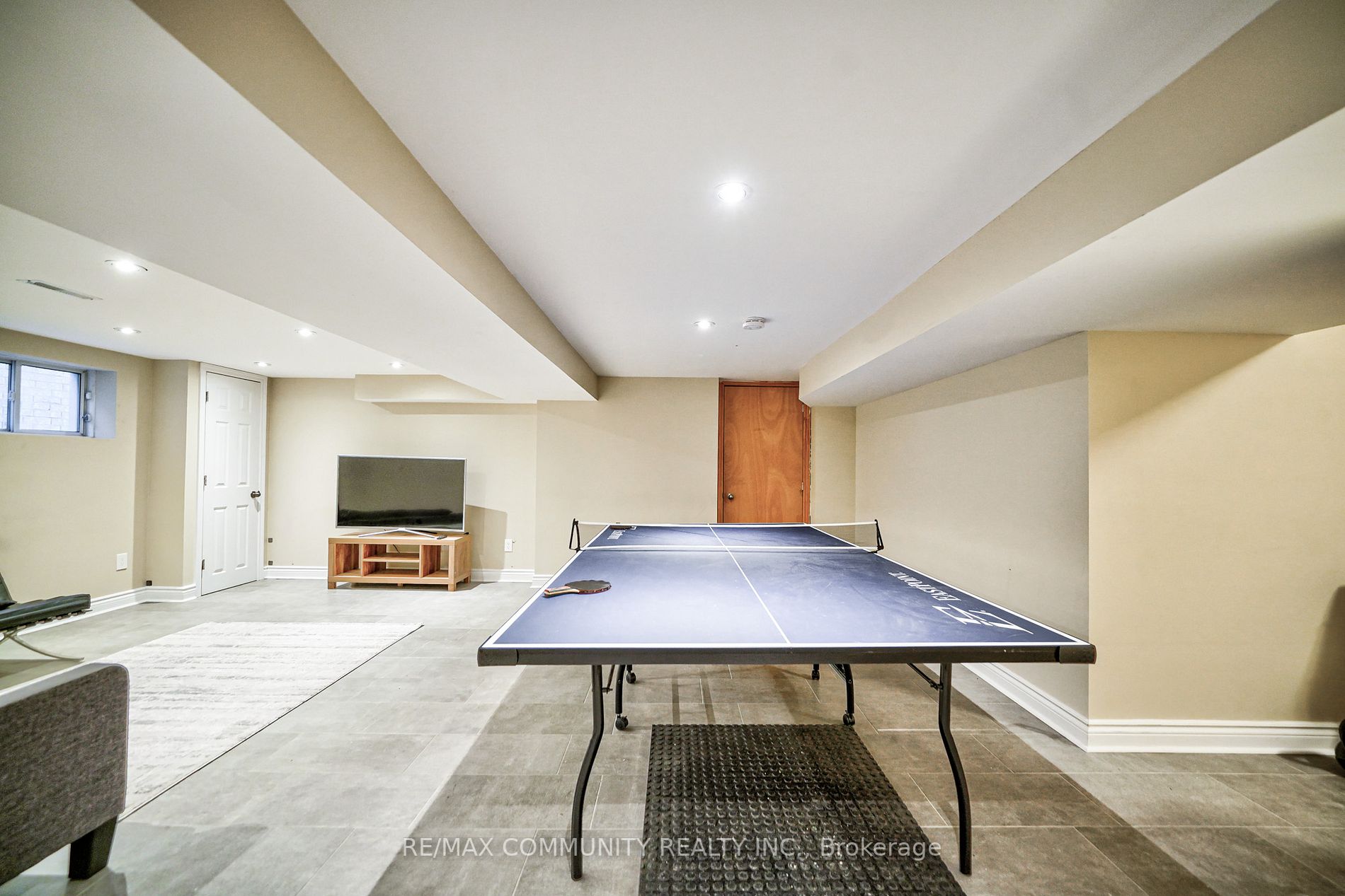 49 Roberson Dr