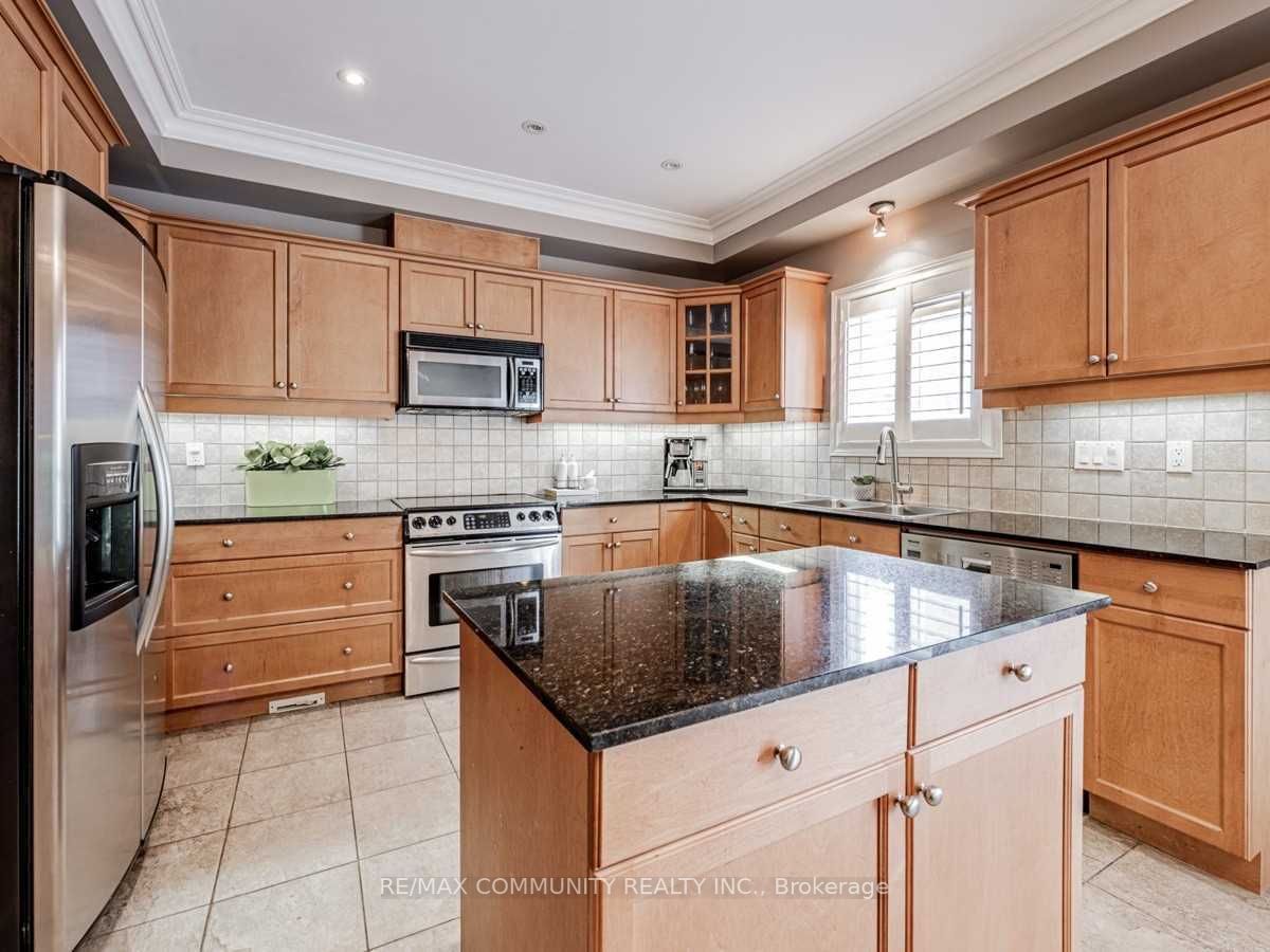 49 Roberson Dr