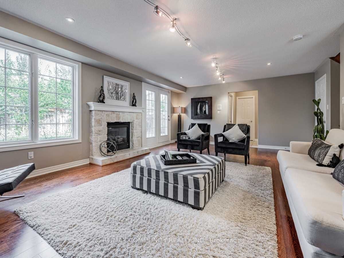 49 Roberson Dr
