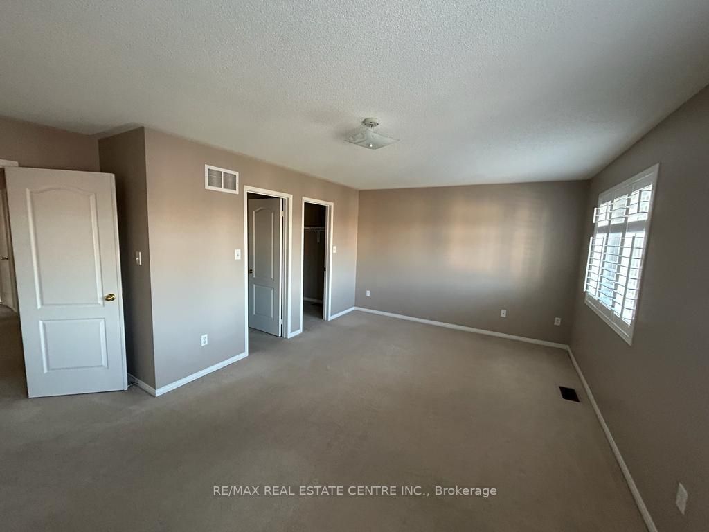 6 Glennie Dr