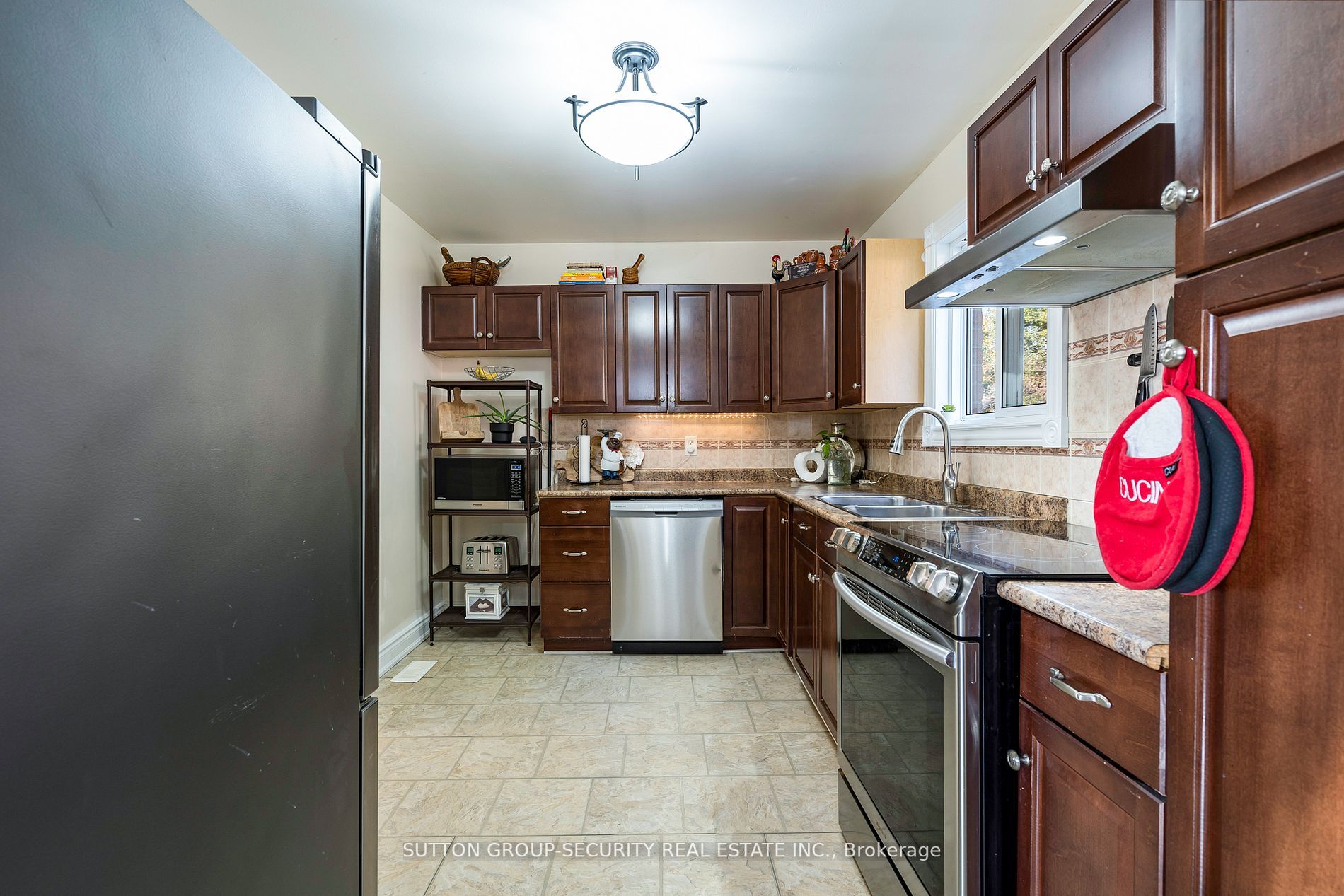 178 Large Cres