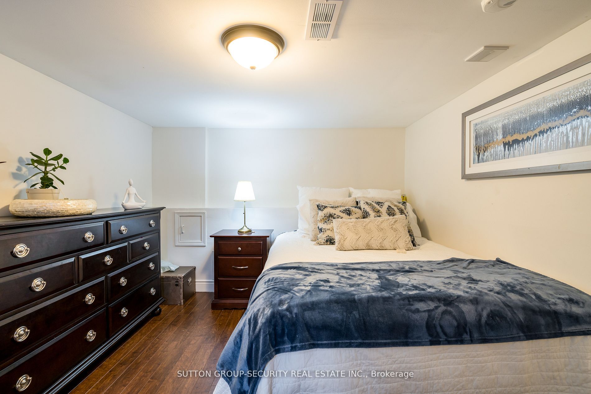 178 Large Cres