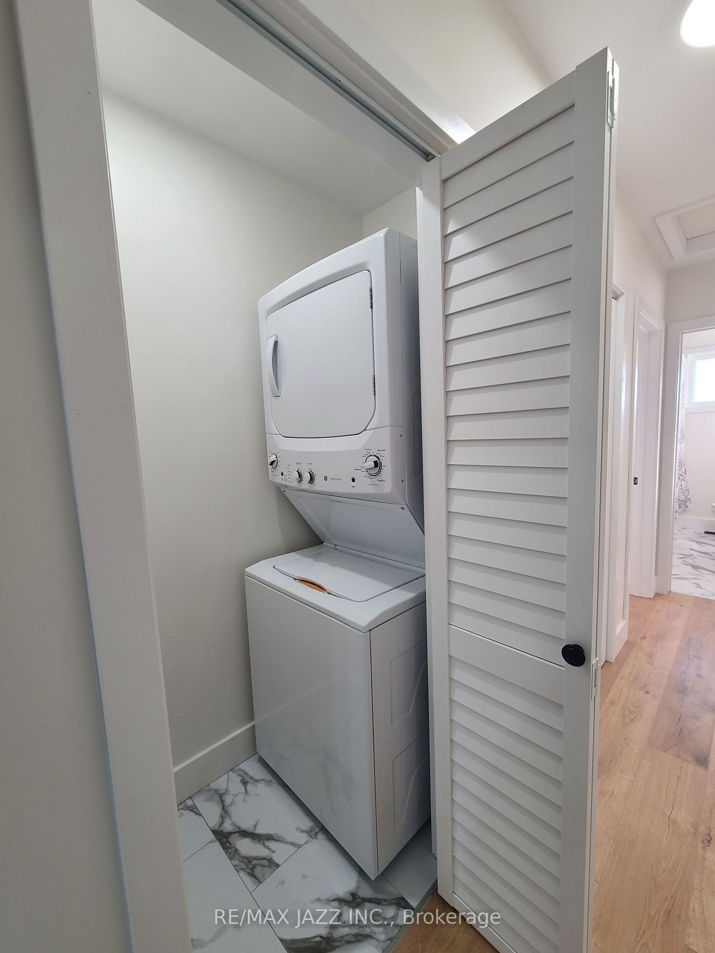 78 Parkway Cres