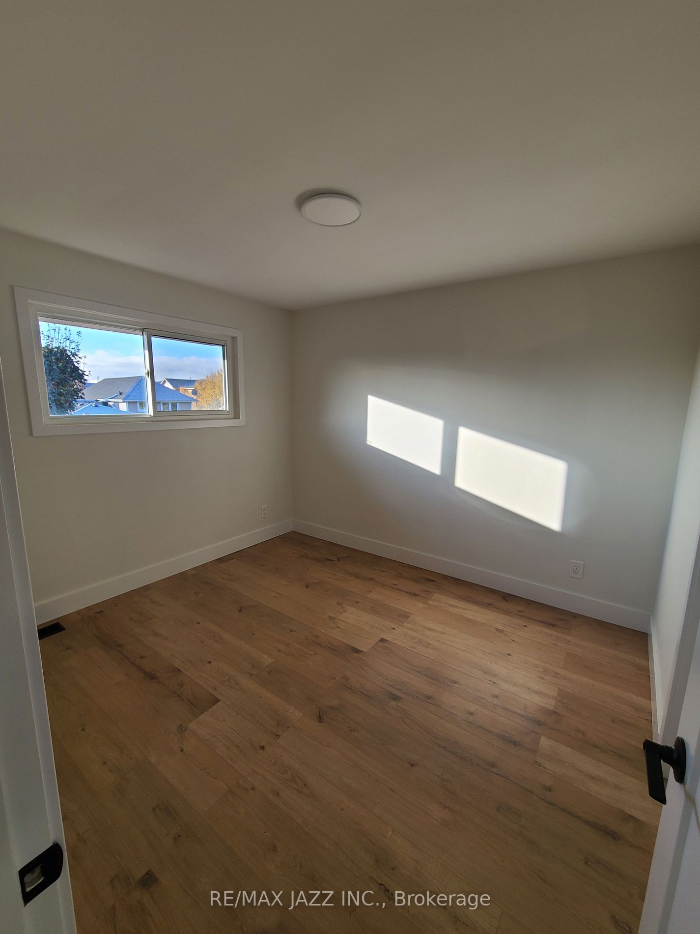78 Parkway Cres