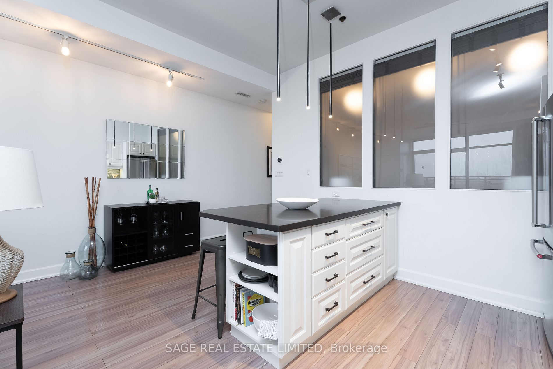 160 Fallingbrook Rd, #404