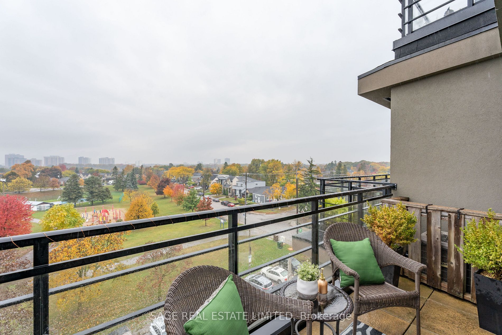 160 Fallingbrook Rd, #404