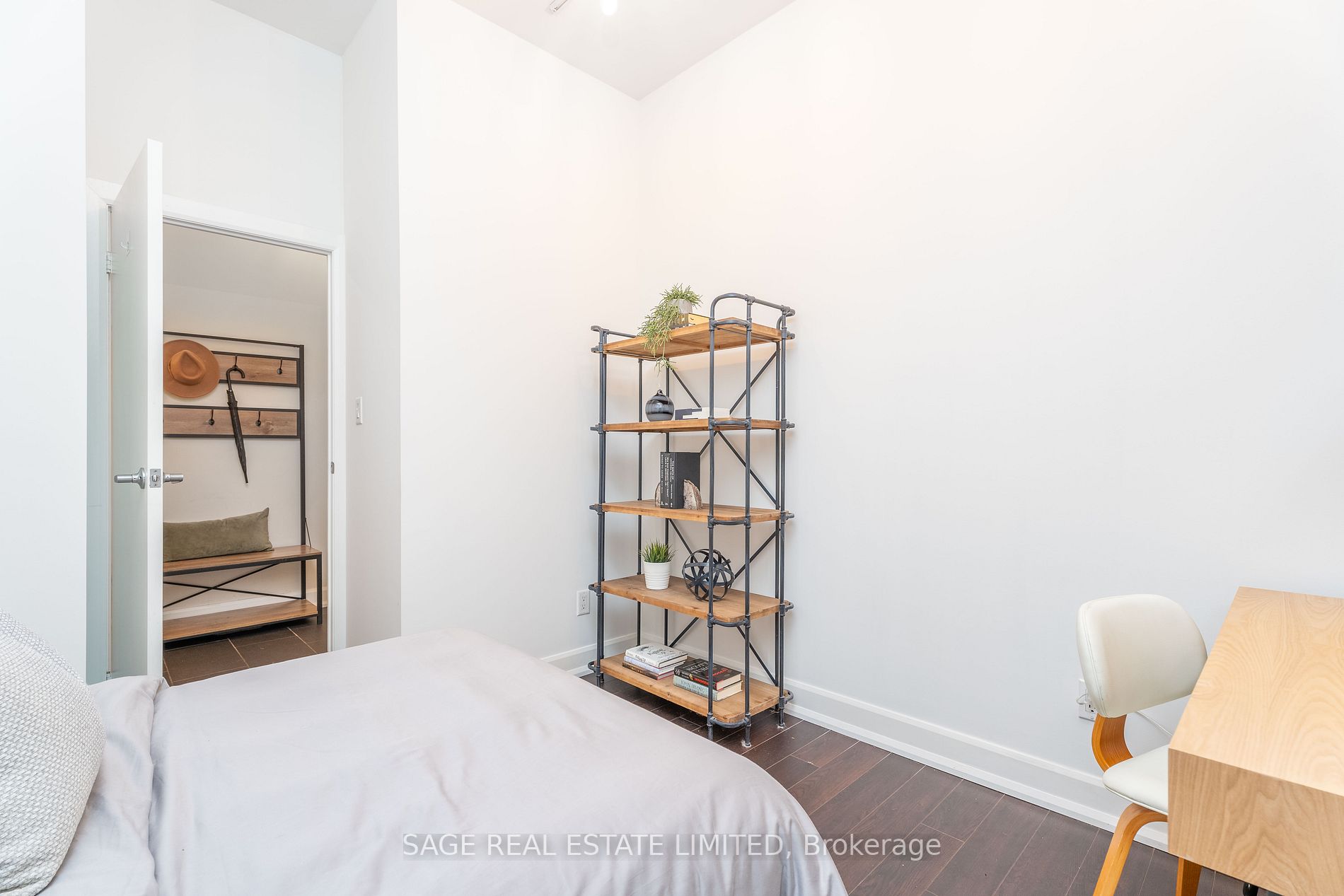 160 Fallingbrook Rd, #404