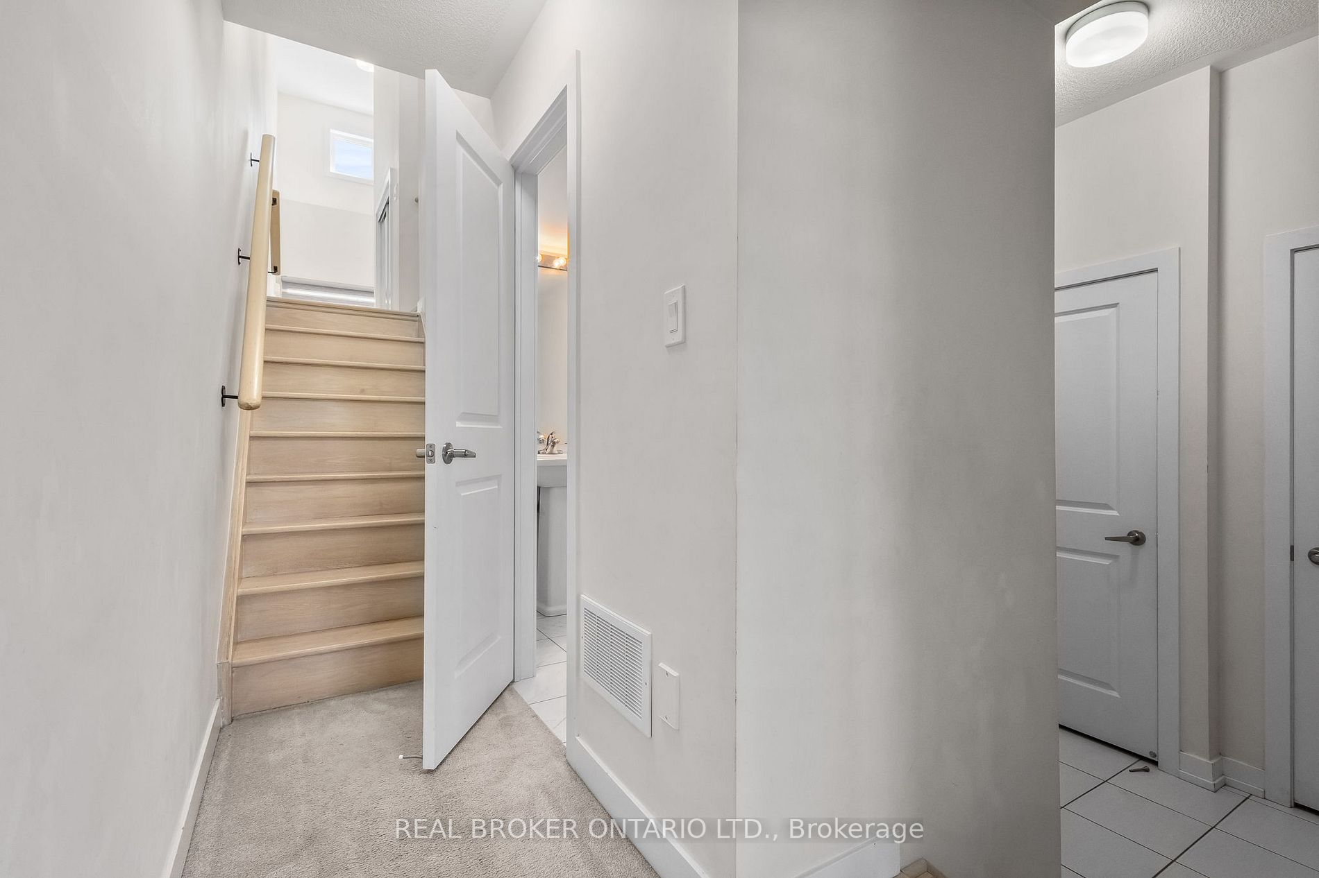 2520 Castlegate Crossing Dr