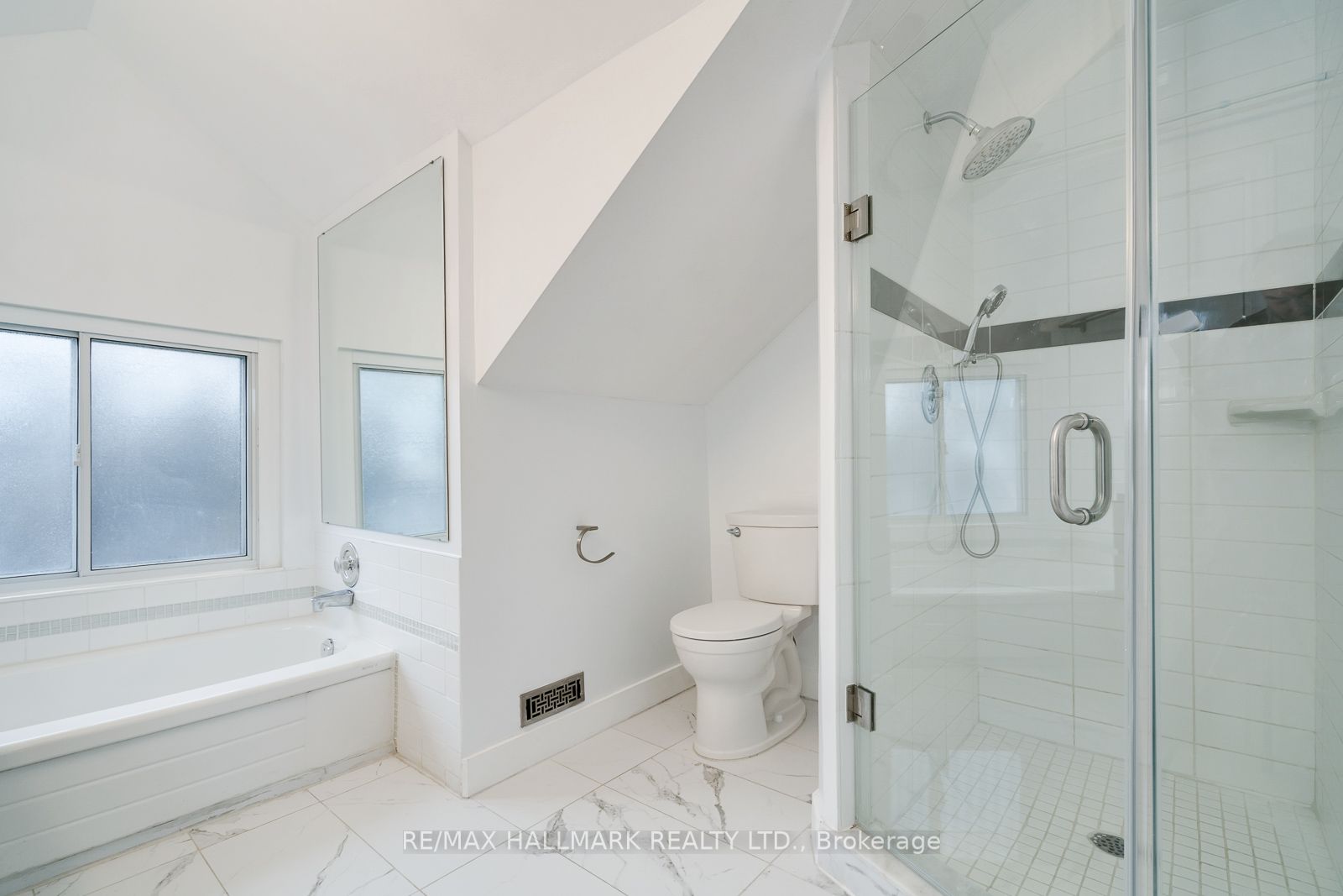 371 Woodbine Ave, #3